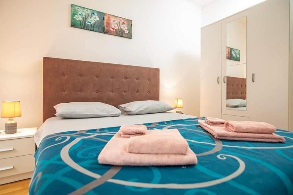 Naki Apartmani พอดโกริกา ภายนอก รูปภาพ