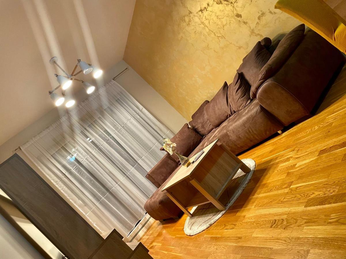 Naki Apartmani พอดโกริกา ภายนอก รูปภาพ