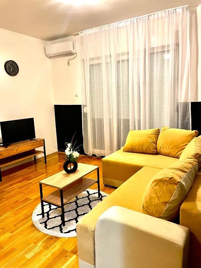 Naki Apartmani พอดโกริกา ภายนอก รูปภาพ