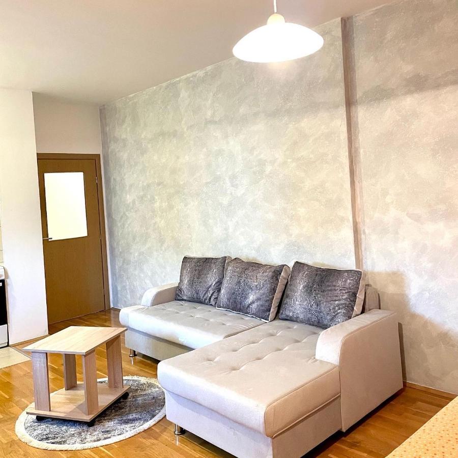 Naki Apartmani พอดโกริกา ภายนอก รูปภาพ
