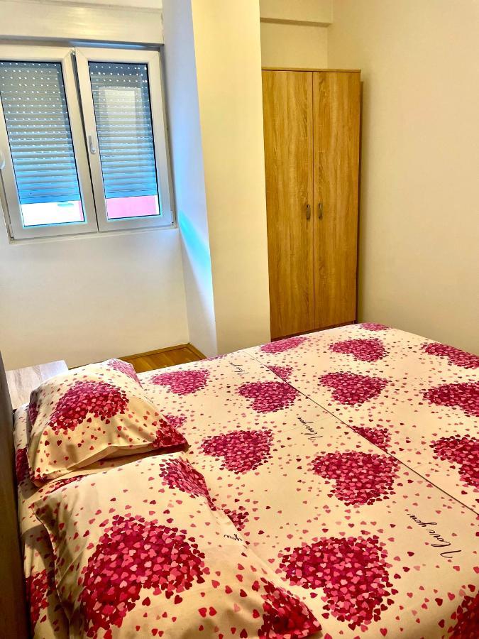 Naki Apartmani พอดโกริกา ภายนอก รูปภาพ