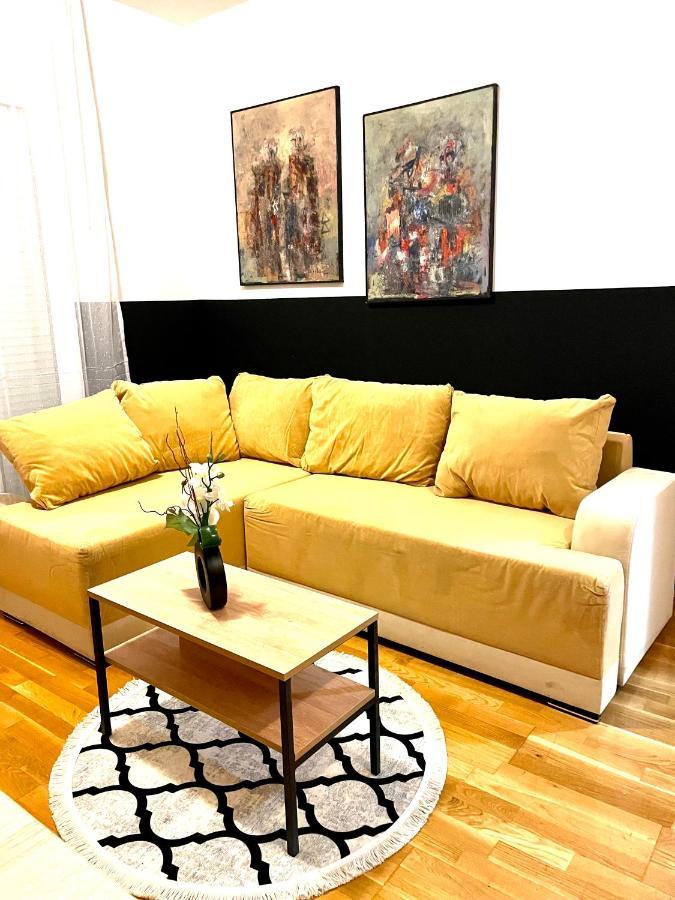Naki Apartmani พอดโกริกา ภายนอก รูปภาพ