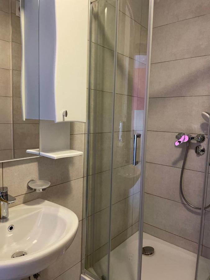 Naki Apartmani พอดโกริกา ภายนอก รูปภาพ
