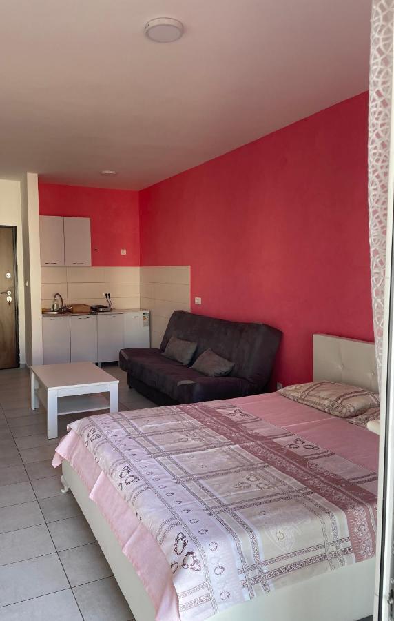 Naki Apartmani พอดโกริกา ภายนอก รูปภาพ