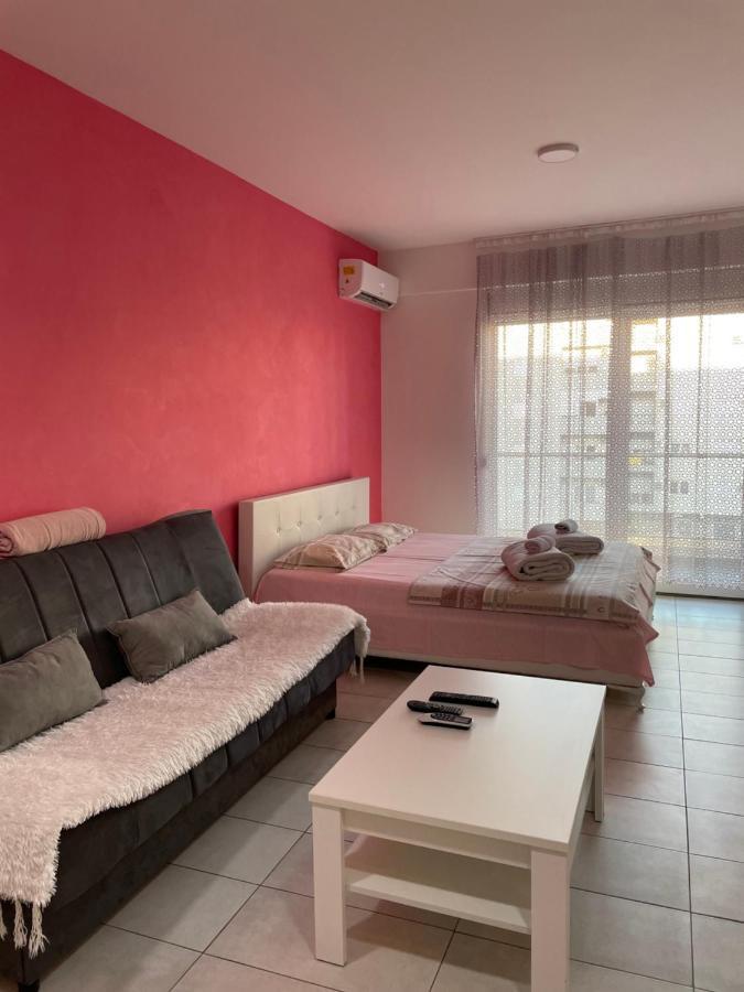 Naki Apartmani พอดโกริกา ภายนอก รูปภาพ
