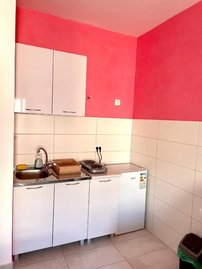 Naki Apartmani พอดโกริกา ภายนอก รูปภาพ